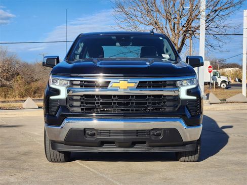 Used 2022 Chevrolet Silverado 1500 LT image 2