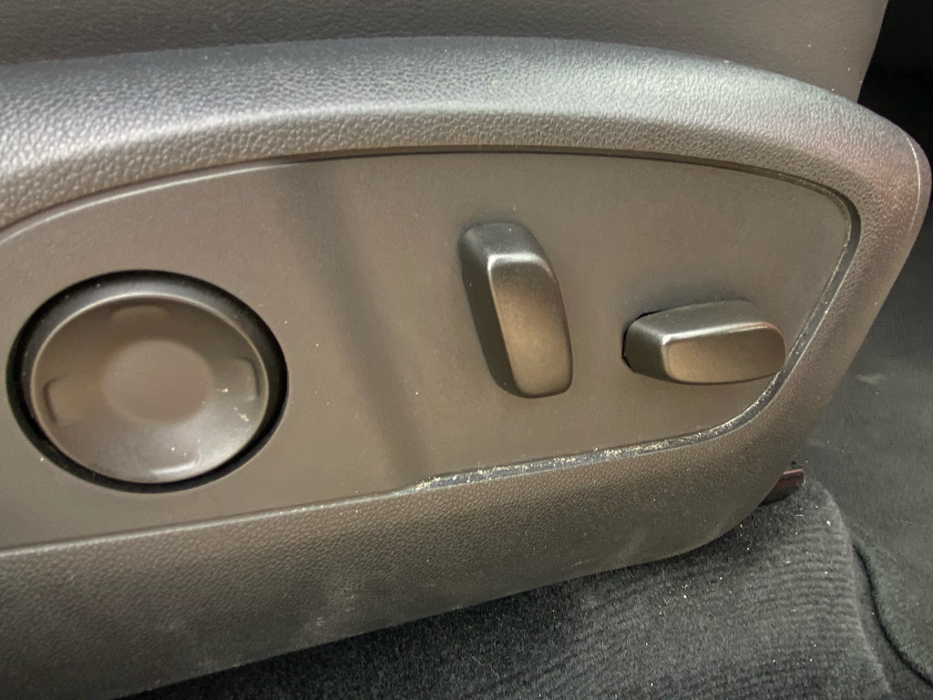 Used 2025 Buick Enclave Preferred AWD/4WD image 19
