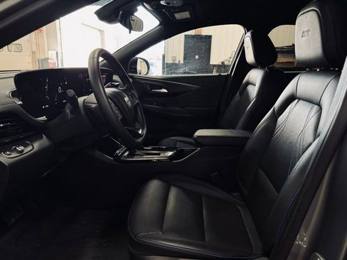 Used 2025 Buick Envista Sport Touring image 15