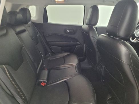 Used 2020 Jeep Compass Latitude w/ Cold Weather Group AWD/4WD image 19