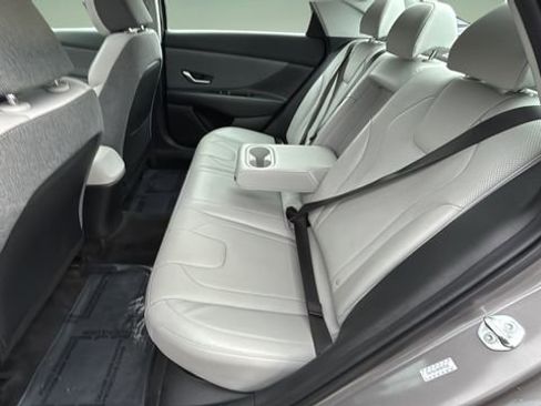 Used 2023 Hyundai Elantra Limited image 20