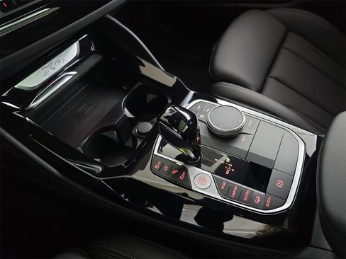 Used 2025 BMW X4 xDrive30i w/ Premium Package image 28