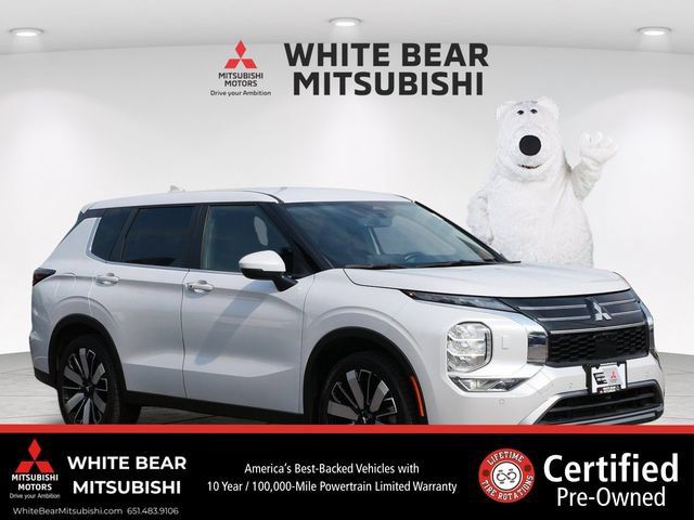 Used 2025 Mitsubishi Outlander AWD image 1