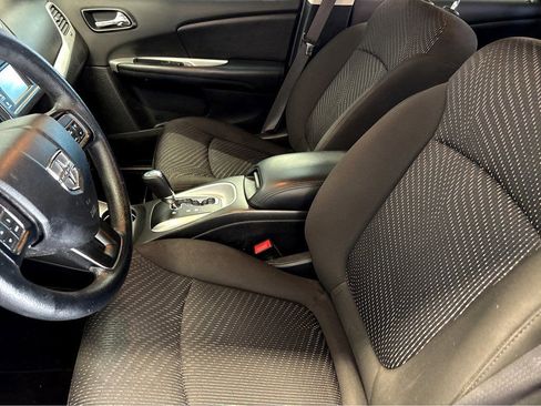 Used 2020 Dodge Journey SE w/ Blacktop Package FWD image 16