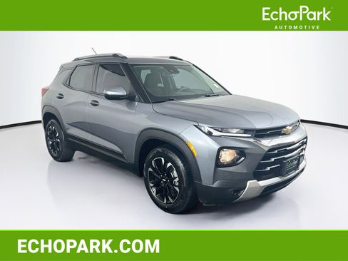 Used 2022 Chevrolet TrailBlazer LT w/ LPO, Blackout Package FWD image 1