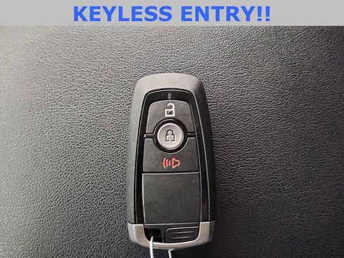 Used 2022 Ford Edge SEL image 18