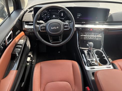 Used 2024 Kia Carnival SX Prestige FWD image 8