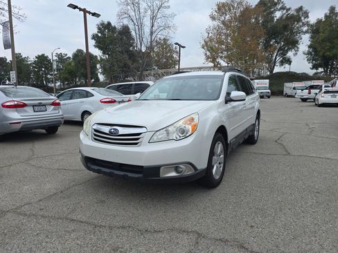 Used 2011 Subaru Outback 2.5i Premium w/ All-Weather Pkg image 5