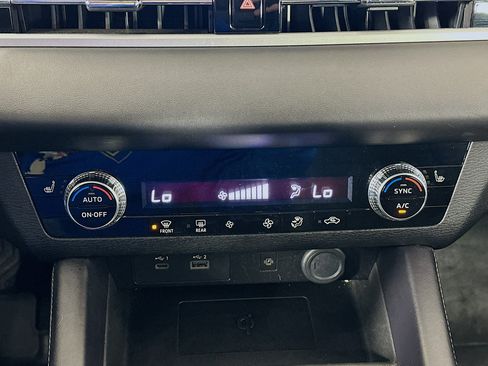 Used 2024 Mitsubishi Outlander SE image 24