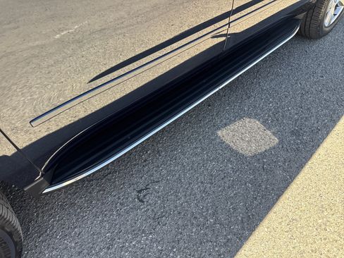 Used 2019 Chevrolet Suburban Premier AWD/4WD image 11