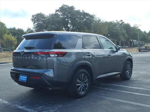 Used 2022 Nissan Pathfinder S FWD image 5