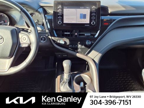 Used 2022 Toyota Camry SE w/ Convenience Package image 18