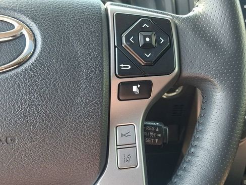Used 2022 Toyota 4Runner Limited AWD/4WD image 23
