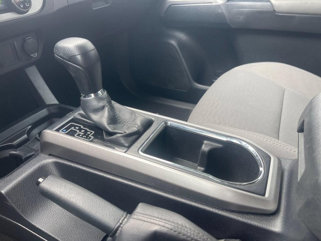 Used 2017 Toyota Tacoma SR5 w/ Tow Package RWD image 16