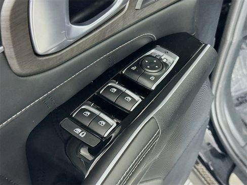 Used 2025 Kia Sorento SX Prestige image 18