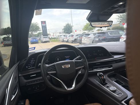 Used 2021 Cadillac Escalade ESV Sport w/ Driver Assist Tech Package AWD/4WD image 6