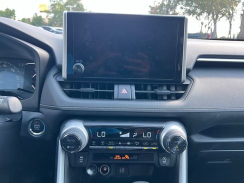 Used 2025 Toyota RAV4 XLE FWD image 18