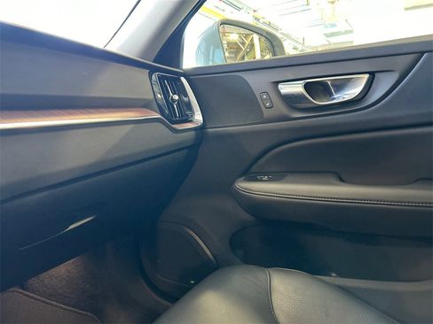 Certified 2025 Volvo V60 B5 Cross Country Plus image 21