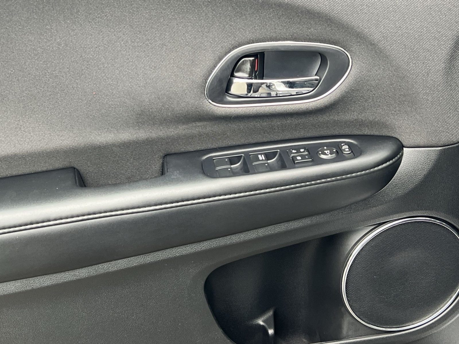 Used 2019 Honda HR-V EX image 16