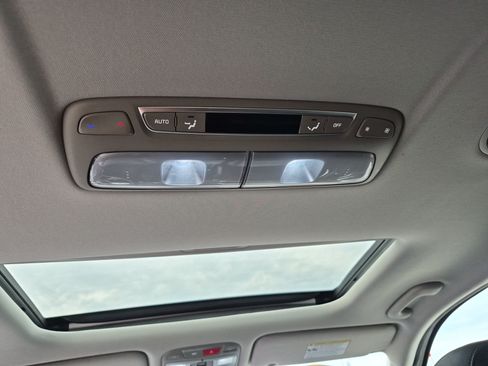 Used 2025 Kia Telluride S FWD image 20