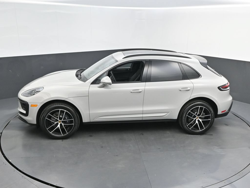 New 2026 Porsche Macan AWD/4WD image 29