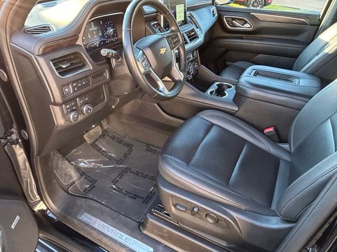 Used 2024 Chevrolet Suburban LT image 9