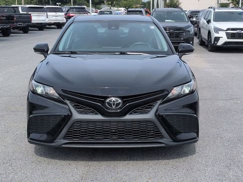 Used 2022 Toyota Camry SE FWD image 8