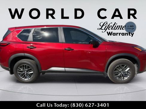 Used 2025 Nissan Rogue S FWD image 2