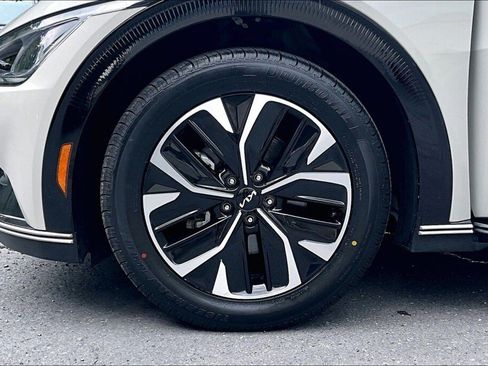 Used 2022 Kia EV6 Wind AWD/4WD image 16