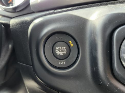 Used 2020 Jeep Wrangler Unlimited Sahara image 8