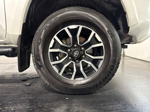 Used 2023 Toyota Tacoma TRD Sport w/ TRD Premium Sport Package AWD/4WD image 9
