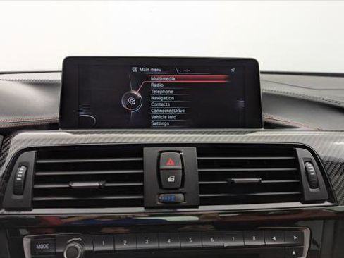 Used 2015 BMW M4 Convertible image 21