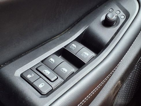 Used 2025 Jeep Grand Cherokee Laredo X RWD image 15