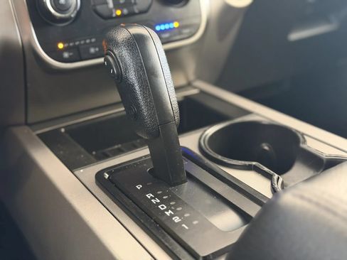 Used 2017 Ford Expedition XLT AWD/4WD image 34