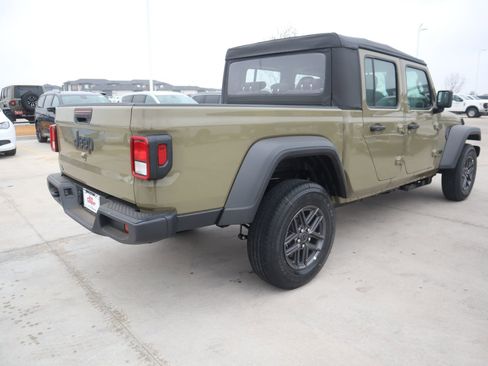 New 2026 Jeep Gladiator Sport image 19