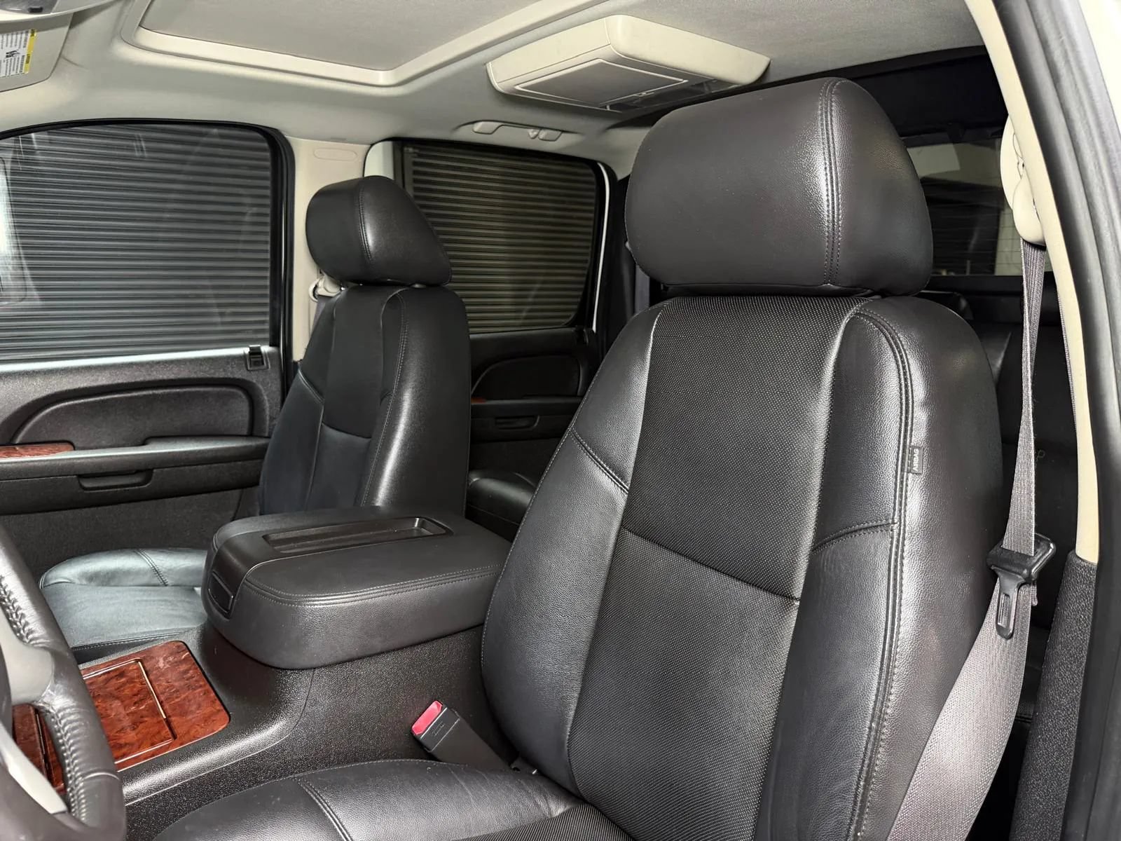 Used 2013 Chevrolet Avalanche LTZ RWD image 27