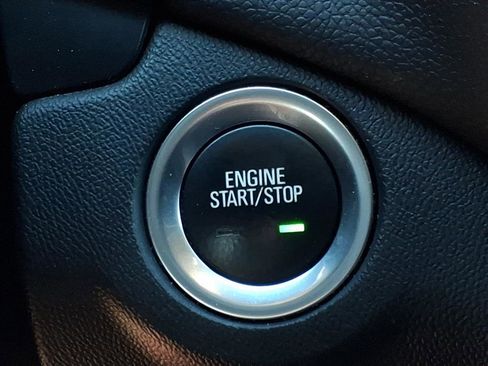 Used 2018 Chevrolet Equinox LT image 23