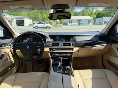 Used 2011 BMW 550i xDrive Sedan AWD/4WD image 35