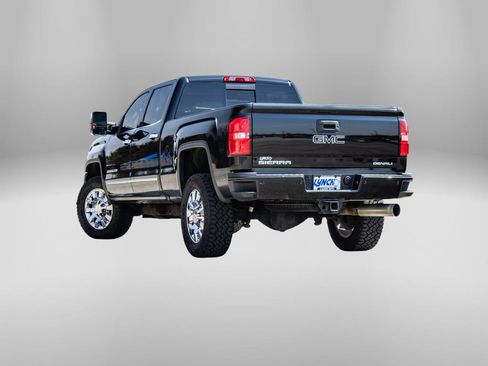 Used 2019 GMC Sierra 2500 Denali w/ Duramax Plus Package image 7