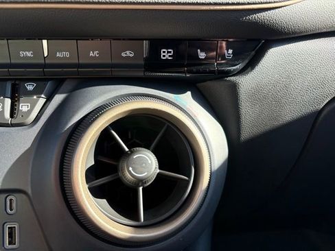 Used 2023 Chevrolet Blazer Premier w/ Enhanced Convenience Package image 38