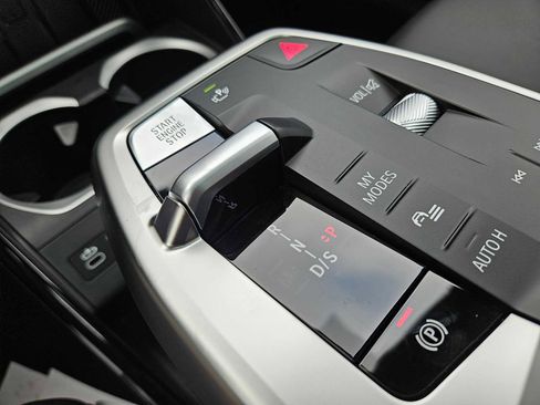 Used 2025 BMW X2 xDrive28i w/ Premium Package image 31