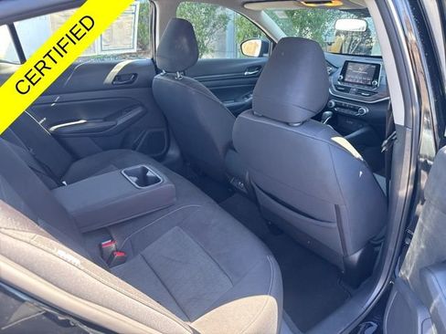 Used 2024 Nissan Altima 2.5 SV AWD/4WD image 21