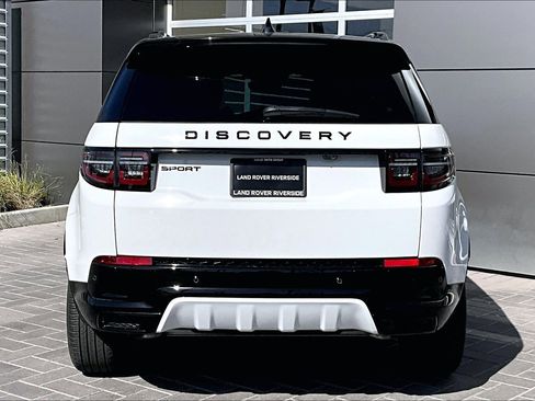 Used 2024 Land Rover Discovery Sport Dynamic SE AWD/4WD image 4