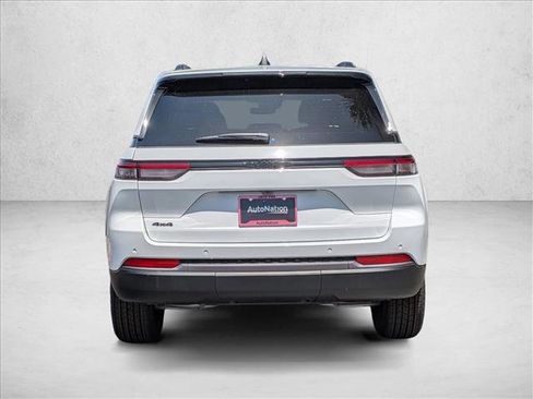 New 2026 Jeep Grand Cherokee Altitude AWD/4WD image 8