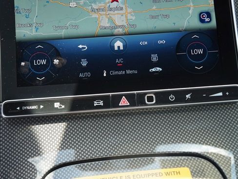 New 2025 Mercedes-Benz C 300 4MATIC Sedan image 21