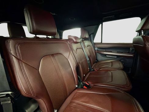 Used 2024 Ford Expedition Limited image 29