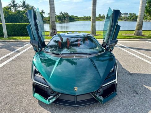 Used 2025 Lamborghini Revuelto AWD/4WD image 4