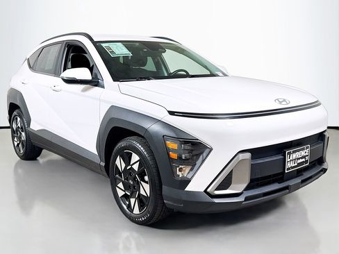 Used 2025 Hyundai Kona SEL image 3