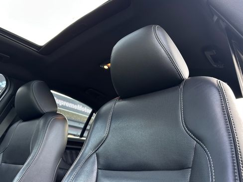 Used 2016 Ford Taurus Limited w/ Equipment Group 301A image 9