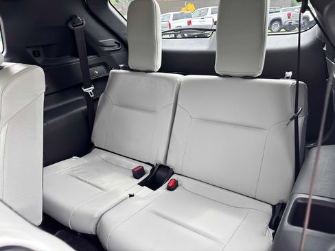 Used 2025 Mitsubishi Outlander SE AWD/4WD image 22